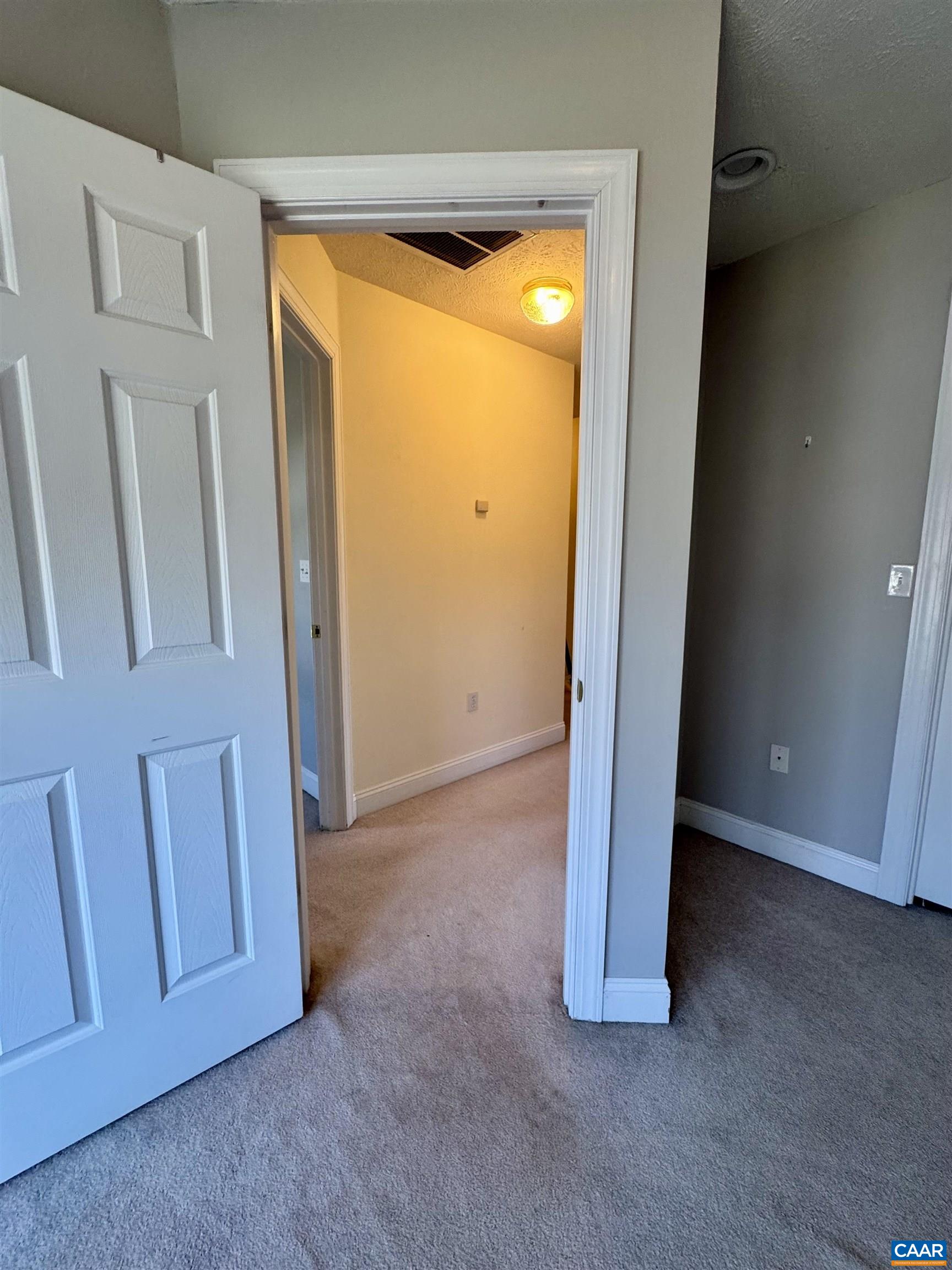 212 KINGSPORT RD, WAYNESBORO, Virginia 22980, 4 Bedrooms Bedrooms, ,2 BathroomsBathrooms,Residential,212 KINGSPORT RD,674184 MLS # 674184