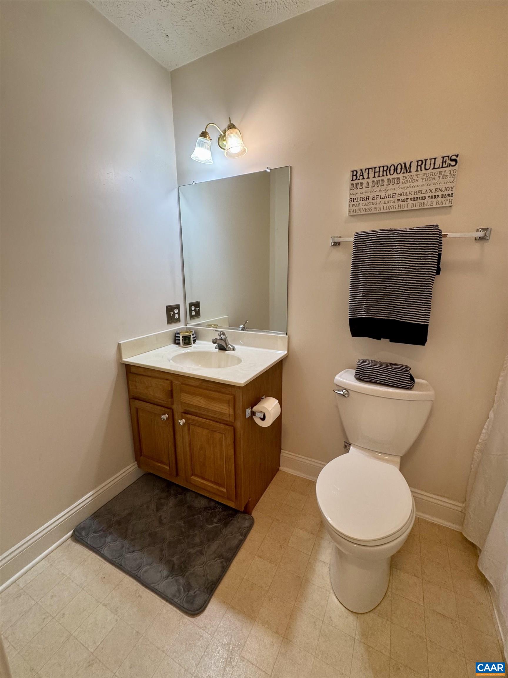 212 KINGSPORT RD, WAYNESBORO, Virginia 22980, 4 Bedrooms Bedrooms, ,2 BathroomsBathrooms,Residential,212 KINGSPORT RD,674184 MLS # 674184