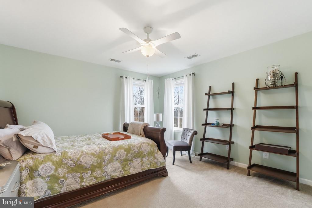 10272 QUARTZ AVE, CULPEPER, Virginia 22701, 5 Bedrooms Bedrooms, ,4 BathroomsBathrooms,Residential,10272 QUARTZ AVE,VACU2012754 MLS # VACU2012754