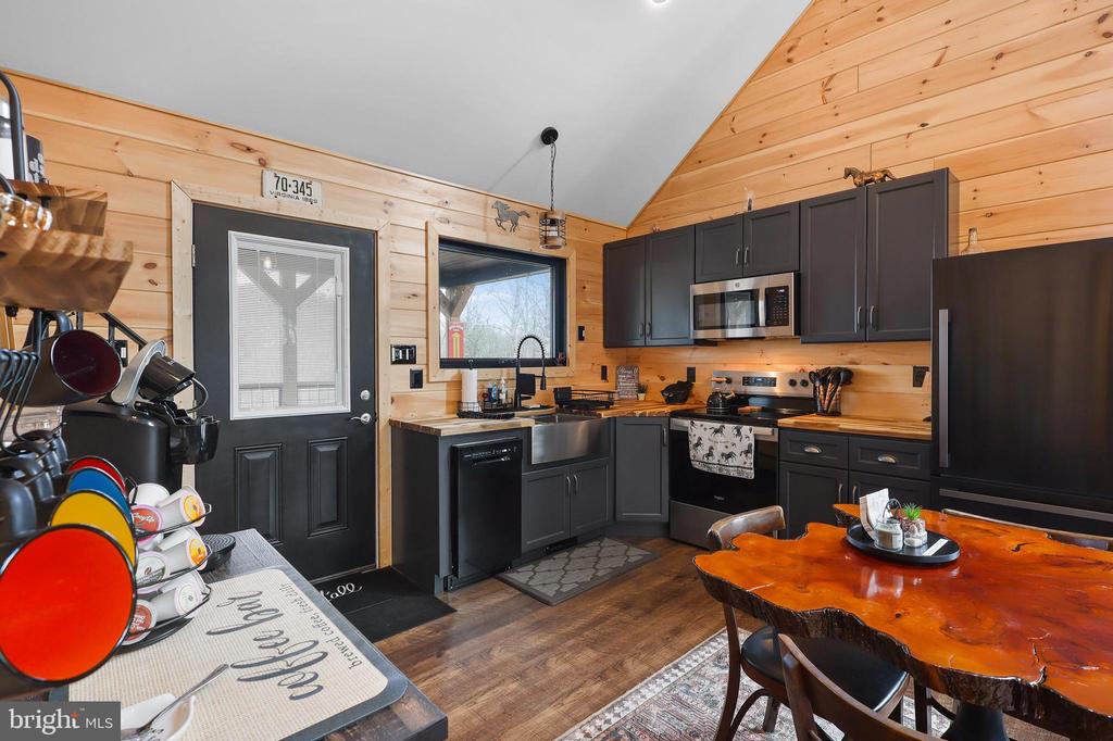 1823 DESERT RD, HAYWOOD, Virginia 22722, 1 Bedroom Bedrooms, ,1 BathroomBathrooms,Residential,1823 DESERT RD,VAMA2002630 MLS # VAMA2002630