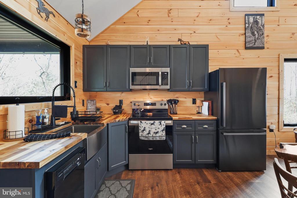 1823 DESERT RD, HAYWOOD, Virginia 22722, 1 Bedroom Bedrooms, ,1 BathroomBathrooms,Residential,1823 DESERT RD,VAMA2002630 MLS # VAMA2002630