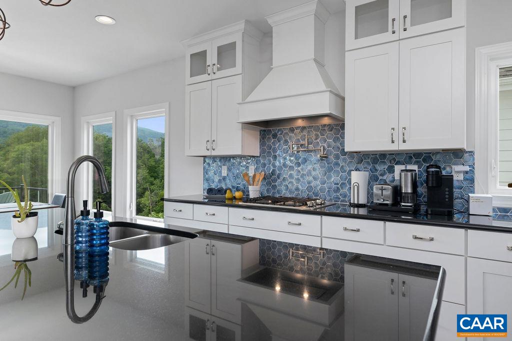 61 HILLSIDE LN, AFTON, Virginia 22920, 5 Bedrooms Bedrooms, ,4 BathroomsBathrooms,Residential,61 HILLSIDE LN,674061 MLS # 674061