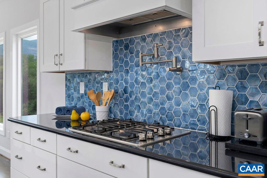 61 HILLSIDE LN, AFTON, Virginia 22920, 5 Bedrooms Bedrooms, ,4 BathroomsBathrooms,Residential,61 HILLSIDE LN,674061 MLS # 674061