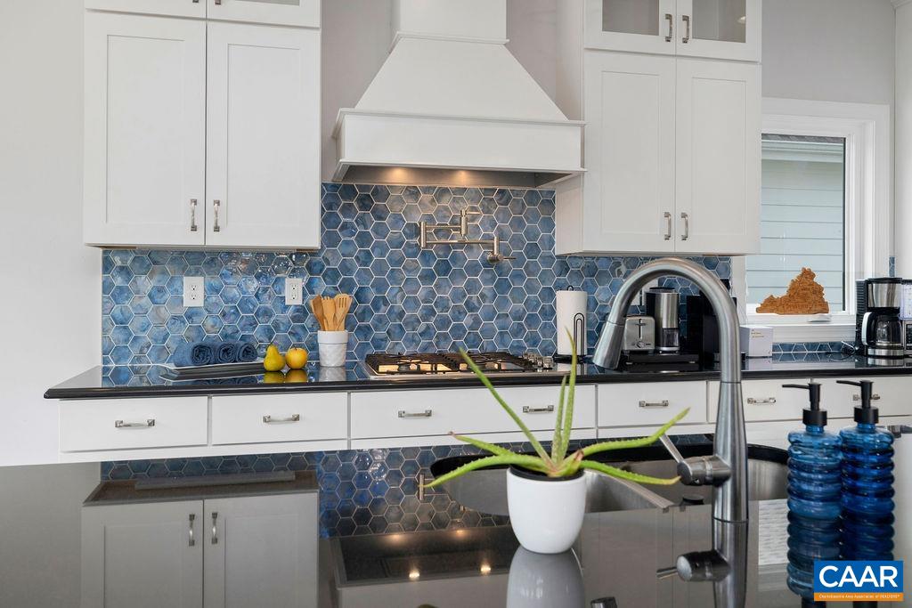 61 HILLSIDE LN, AFTON, Virginia 22920, 5 Bedrooms Bedrooms, ,4 BathroomsBathrooms,Residential,61 HILLSIDE LN,674061 MLS # 674061