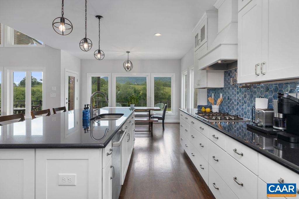 61 HILLSIDE LN, AFTON, Virginia 22920, 5 Bedrooms Bedrooms, ,4 BathroomsBathrooms,Residential,61 HILLSIDE LN,674061 MLS # 674061