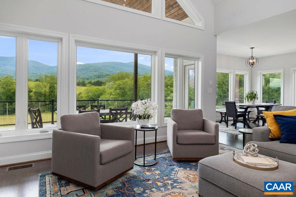 61 HILLSIDE LN, AFTON, Virginia 22920, 5 Bedrooms Bedrooms, ,4 BathroomsBathrooms,Residential,61 HILLSIDE LN,674061 MLS # 674061