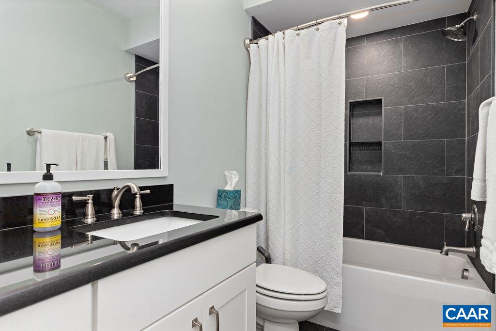 61 HILLSIDE LN, AFTON, Virginia 22920, 5 Bedrooms Bedrooms, ,4 BathroomsBathrooms,Residential,61 HILLSIDE LN,674061 MLS # 674061