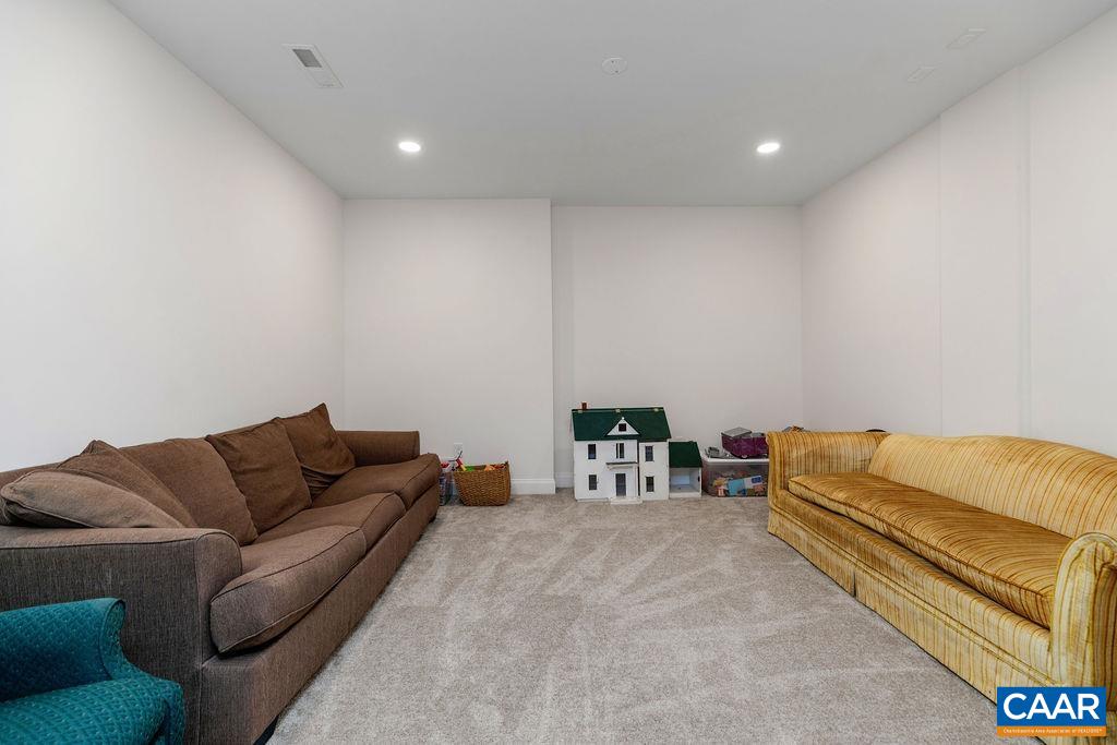 61 HILLSIDE LN, AFTON, Virginia 22920, 5 Bedrooms Bedrooms, ,4 BathroomsBathrooms,Residential,61 HILLSIDE LN,674061 MLS # 674061