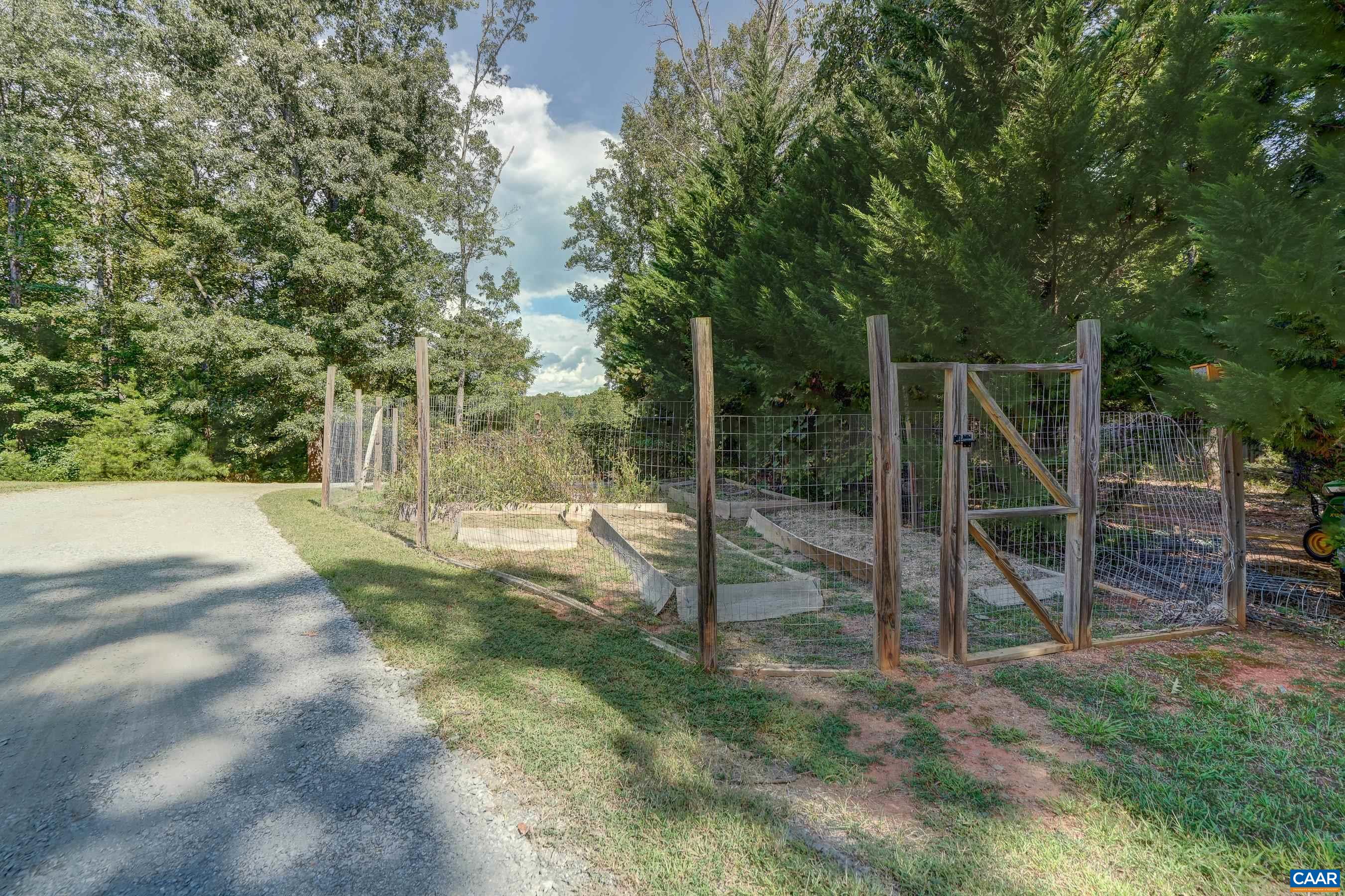 140 LYNX FARM LN, CHARLOTTESVILLE, Virginia 22903, 4 Bedrooms Bedrooms, ,4 BathroomsBathrooms,Residential,140 LYNX FARM LN,674098 MLS # 674098