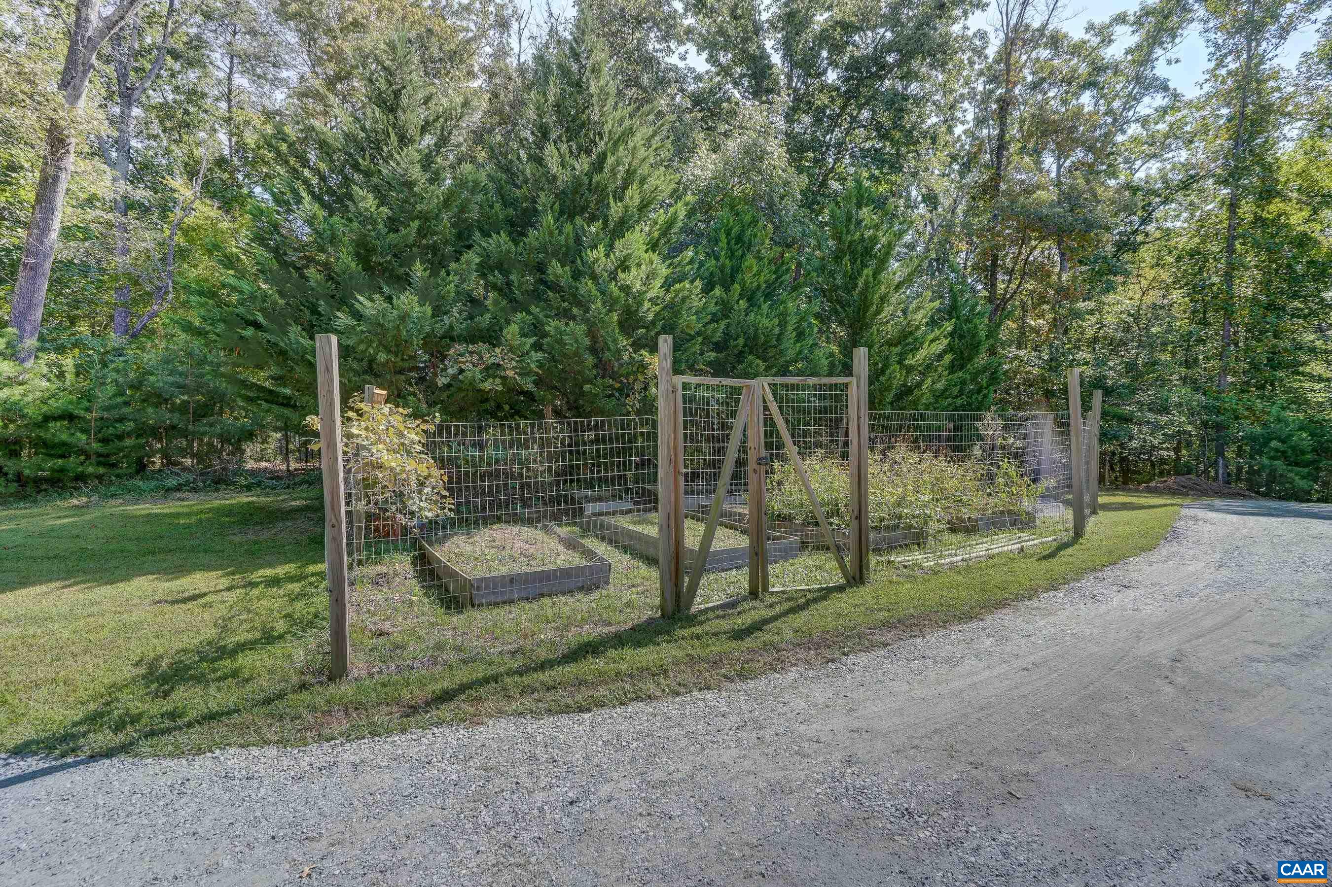 140 LYNX FARM LN, CHARLOTTESVILLE, Virginia 22903, 4 Bedrooms Bedrooms, ,4 BathroomsBathrooms,Residential,140 LYNX FARM LN,674098 MLS # 674098