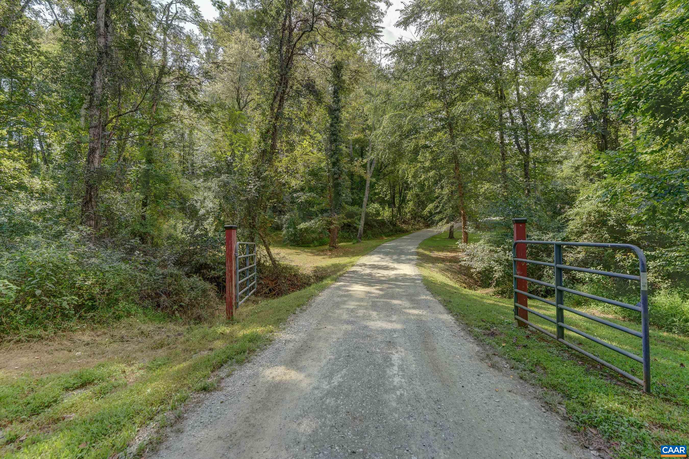 140 LYNX FARM LN, CHARLOTTESVILLE, Virginia 22903, 4 Bedrooms Bedrooms, ,4 BathroomsBathrooms,Residential,140 LYNX FARM LN,674098 MLS # 674098