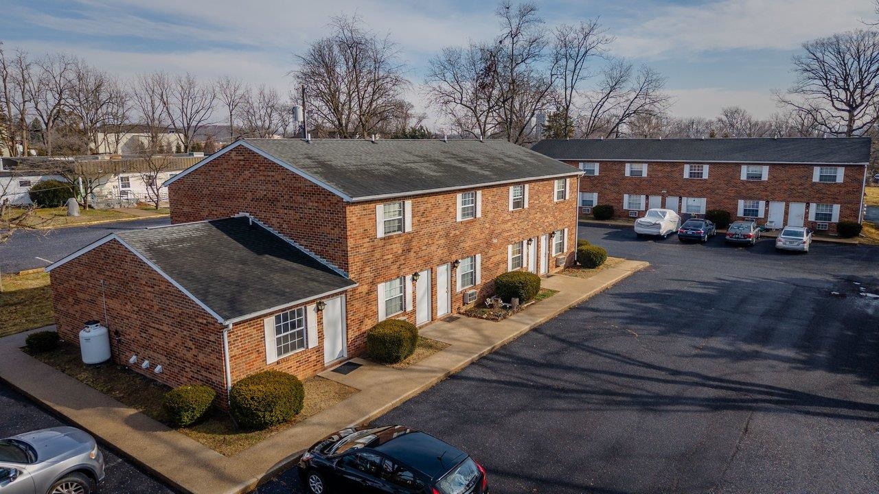 990, 992, 994 CHICAGO AVE, HARRISONBURG, Virginia 22802, ,Commercial,990, 992, 994 CHICAGO AVE,674218 MLS # 674218