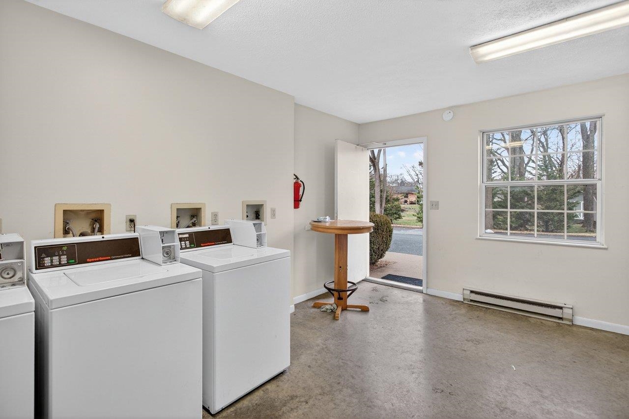 990, 992, 994 CHICAGO AVE, HARRISONBURG, Virginia 22802, ,Commercial,990, 992, 994 CHICAGO AVE,674218 MLS # 674218