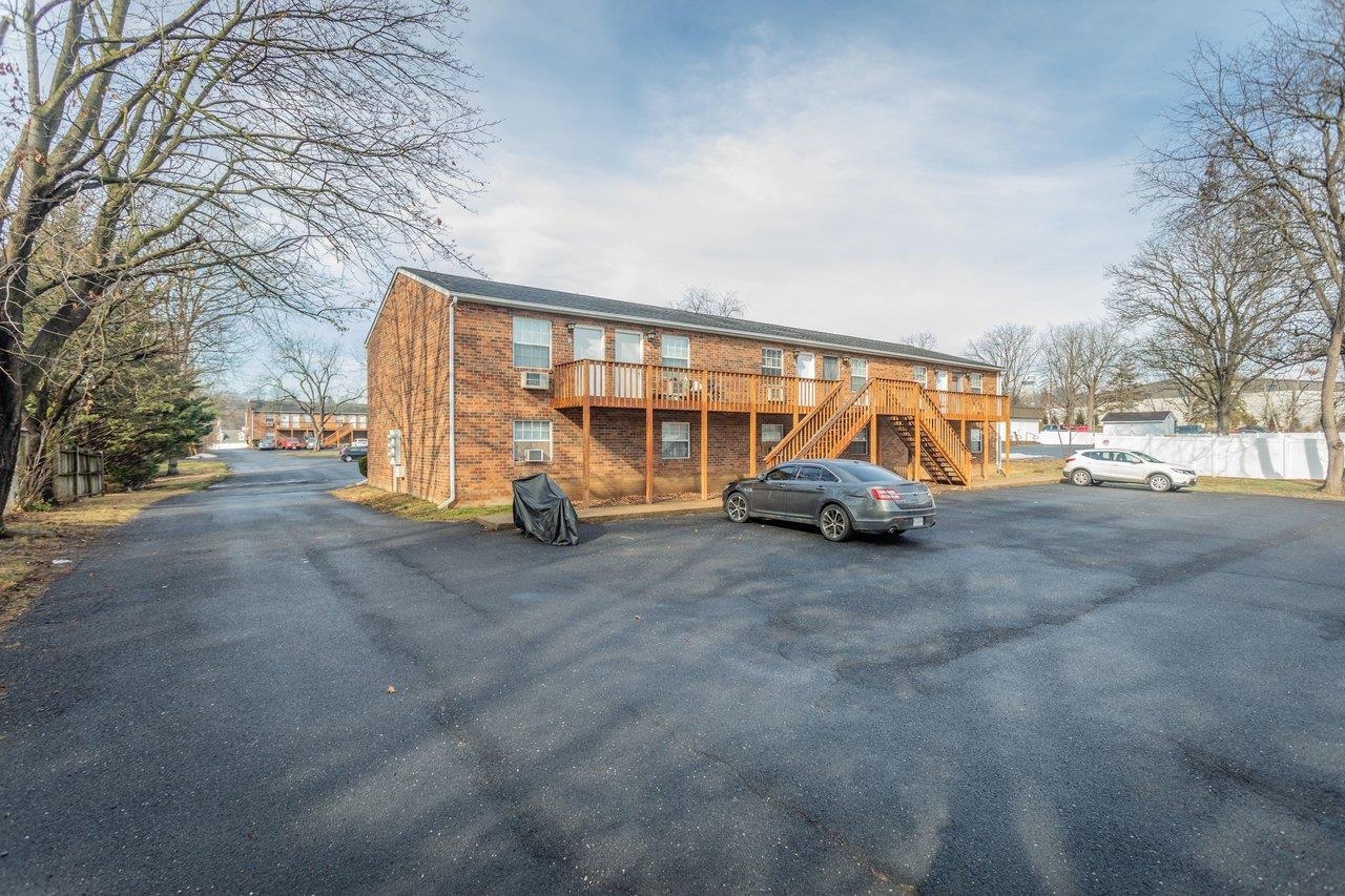 990, 992, 994 CHICAGO AVE, HARRISONBURG, Virginia 22802, ,Commercial,990, 992, 994 CHICAGO AVE,674218 MLS # 674218