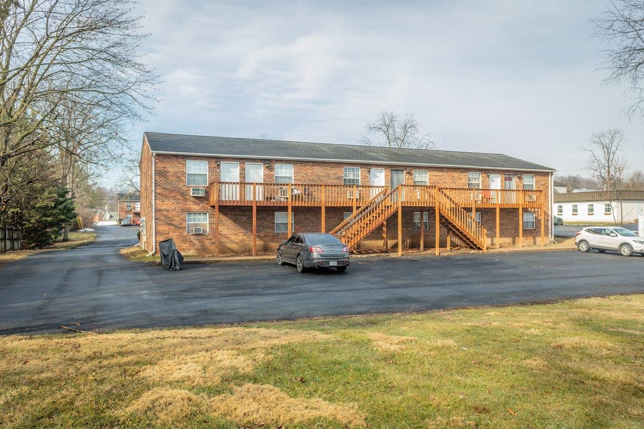 990, 992, 994 CHICAGO AVE, HARRISONBURG, Virginia 22802, ,Commercial,990, 992, 994 CHICAGO AVE,674218 MLS # 674218