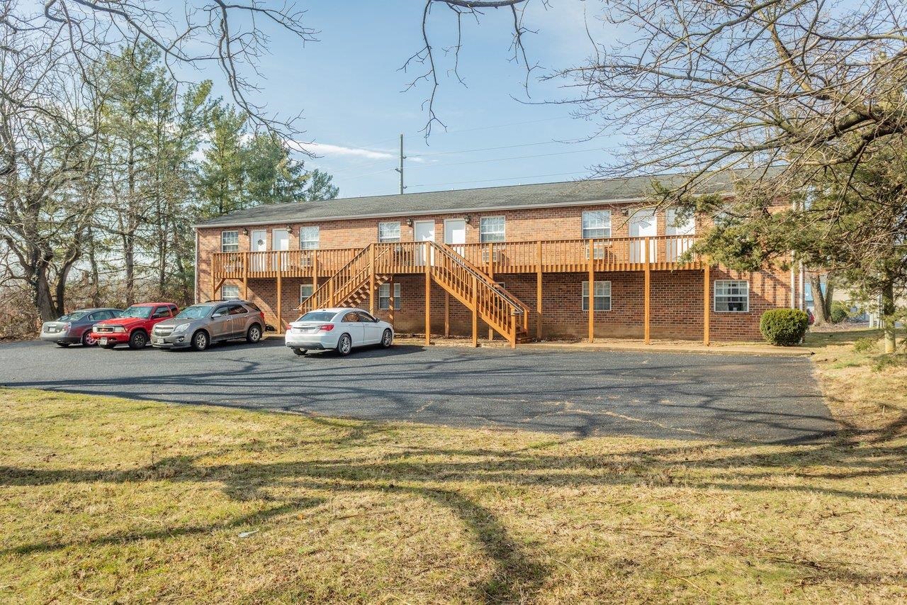 990, 992, 994 CHICAGO AVE, HARRISONBURG, Virginia 22802, ,Commercial,990, 992, 994 CHICAGO AVE,674218 MLS # 674218