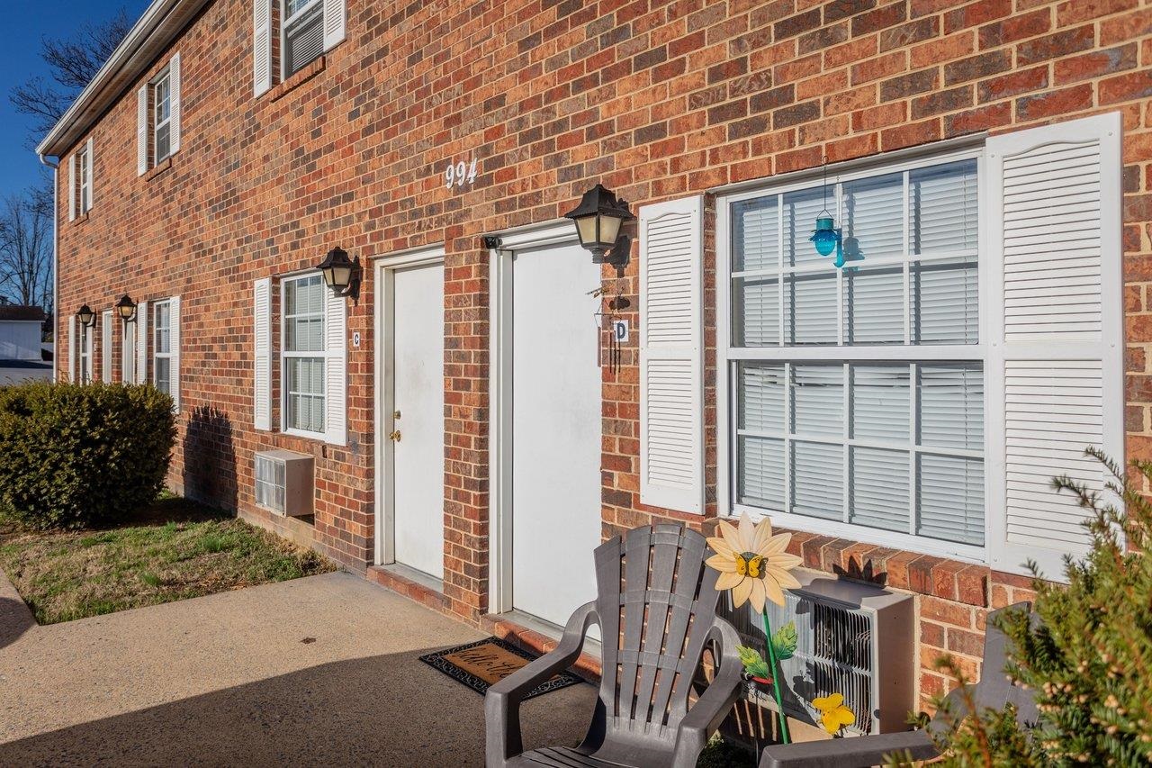 990, 992, 994 CHICAGO AVE, HARRISONBURG, Virginia 22802, ,Commercial,990, 992, 994 CHICAGO AVE,674218 MLS # 674218