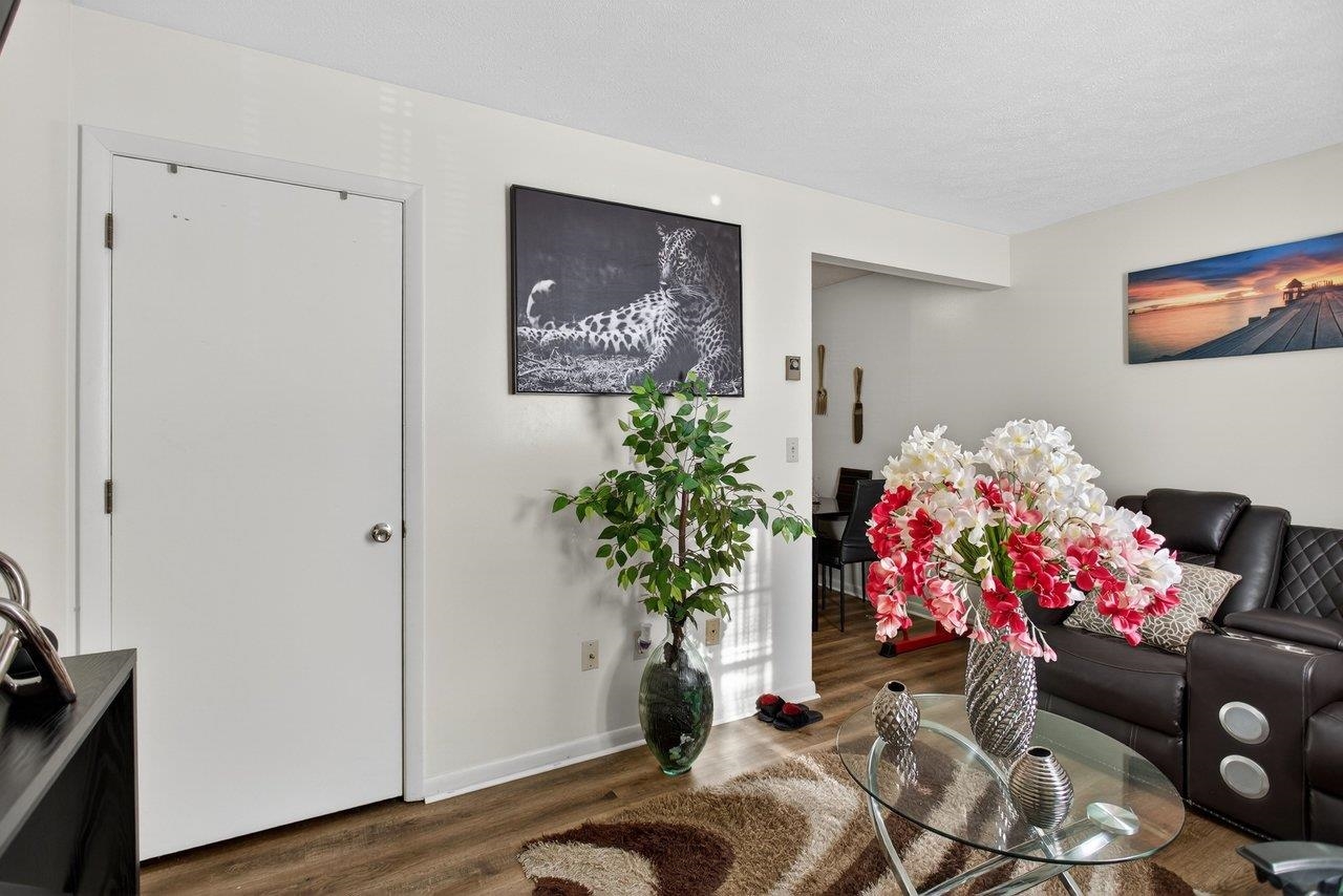 990, 992, 994 CHICAGO AVE, HARRISONBURG, Virginia 22802, ,Commercial,990, 992, 994 CHICAGO AVE,674218 MLS # 674218