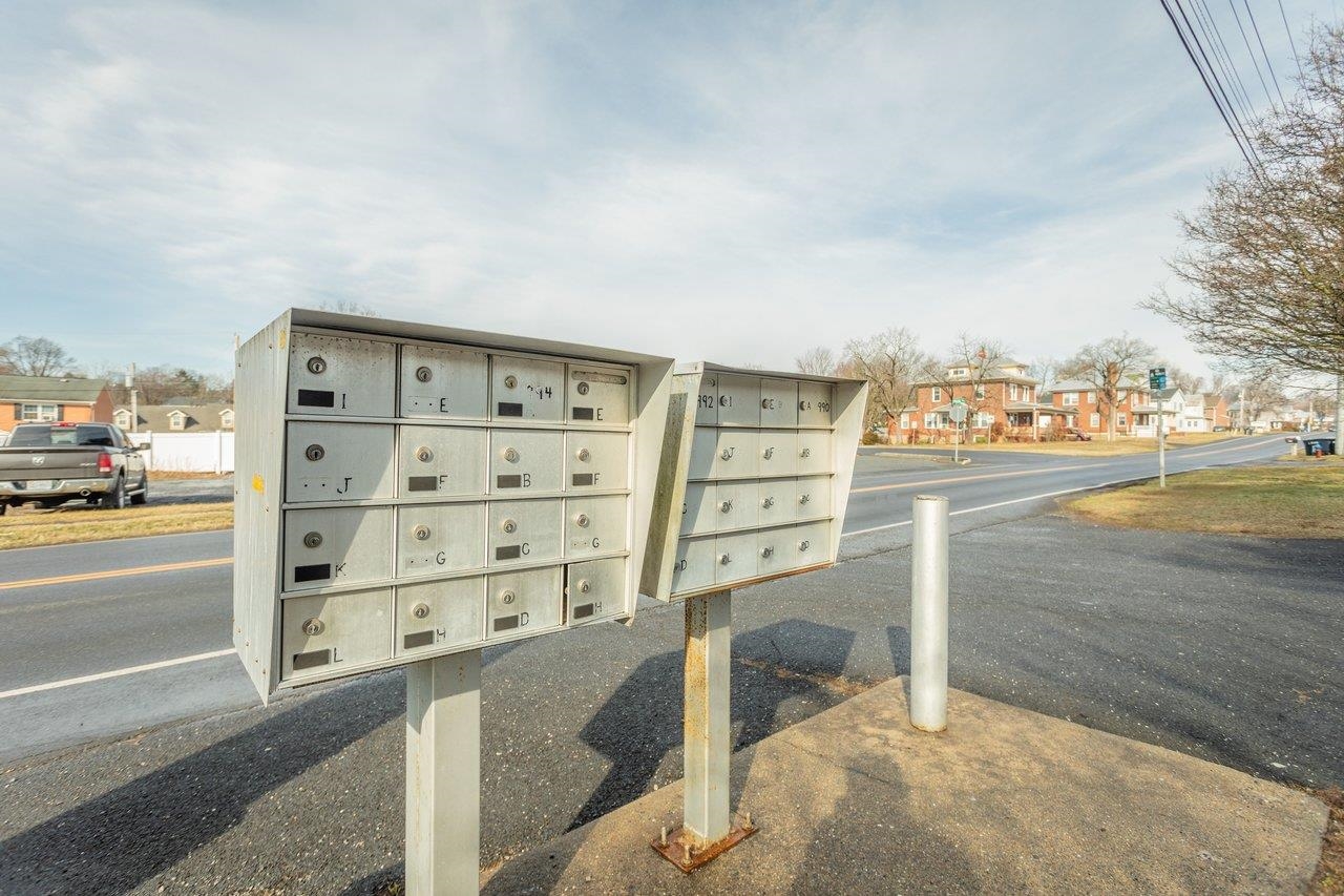 990, 992, 994 CHICAGO AVE, HARRISONBURG, Virginia 22802, ,Commercial,990, 992, 994 CHICAGO AVE,674218 MLS # 674218