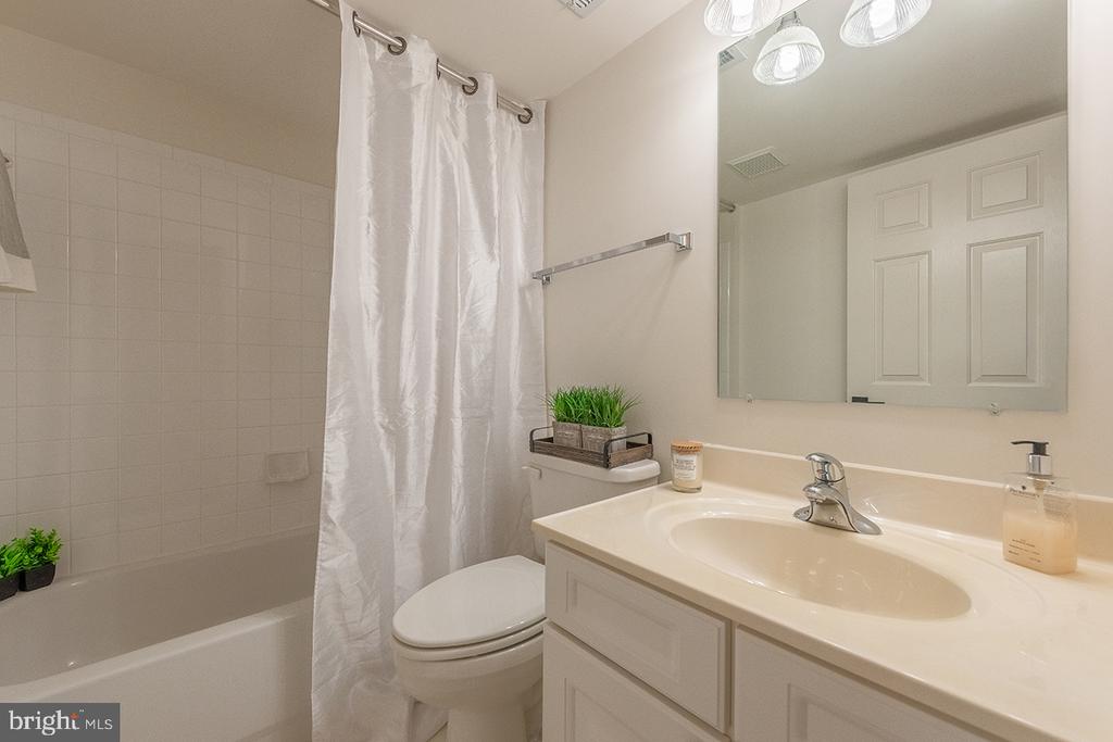 158 N VIEW CIR, WARRENTON, Virginia 20186, 4 Bedrooms Bedrooms, ,3 BathroomsBathrooms,Residential,158 N VIEW CIR,VAFQ2020460 MLS # VAFQ2020460