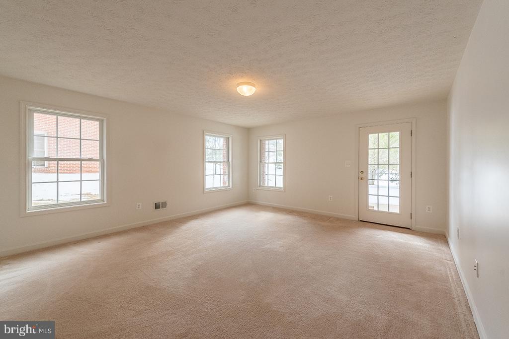 158 N VIEW CIR, WARRENTON, Virginia 20186, 4 Bedrooms Bedrooms, ,3 BathroomsBathrooms,Residential,158 N VIEW CIR,VAFQ2020460 MLS # VAFQ2020460