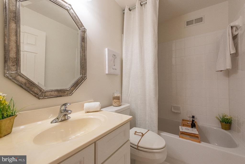 158 N VIEW CIR, WARRENTON, Virginia 20186, 4 Bedrooms Bedrooms, ,3 BathroomsBathrooms,Residential,158 N VIEW CIR,VAFQ2020460 MLS # VAFQ2020460