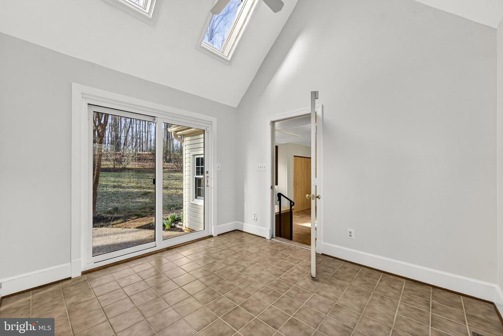 5835 HUNTON WOOD DR, BROAD RUN, Virginia, 3 Bedrooms Bedrooms, ,3 BathroomsBathrooms,Residential,5835 HUNTON WOOD DR,VAFQ2020832 MLS # VAFQ2020832