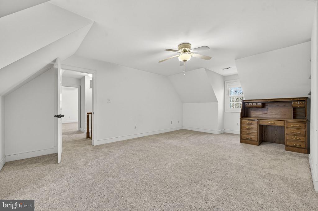 5835 HUNTON WOOD DR, BROAD RUN, Virginia, 3 Bedrooms Bedrooms, ,3 BathroomsBathrooms,Residential,5835 HUNTON WOOD DR,VAFQ2020832 MLS # VAFQ2020832