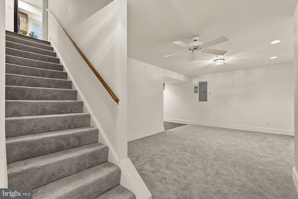 5835 HUNTON WOOD DR, BROAD RUN, Virginia, 3 Bedrooms Bedrooms, ,3 BathroomsBathrooms,Residential,5835 HUNTON WOOD DR,VAFQ2020832 MLS # VAFQ2020832