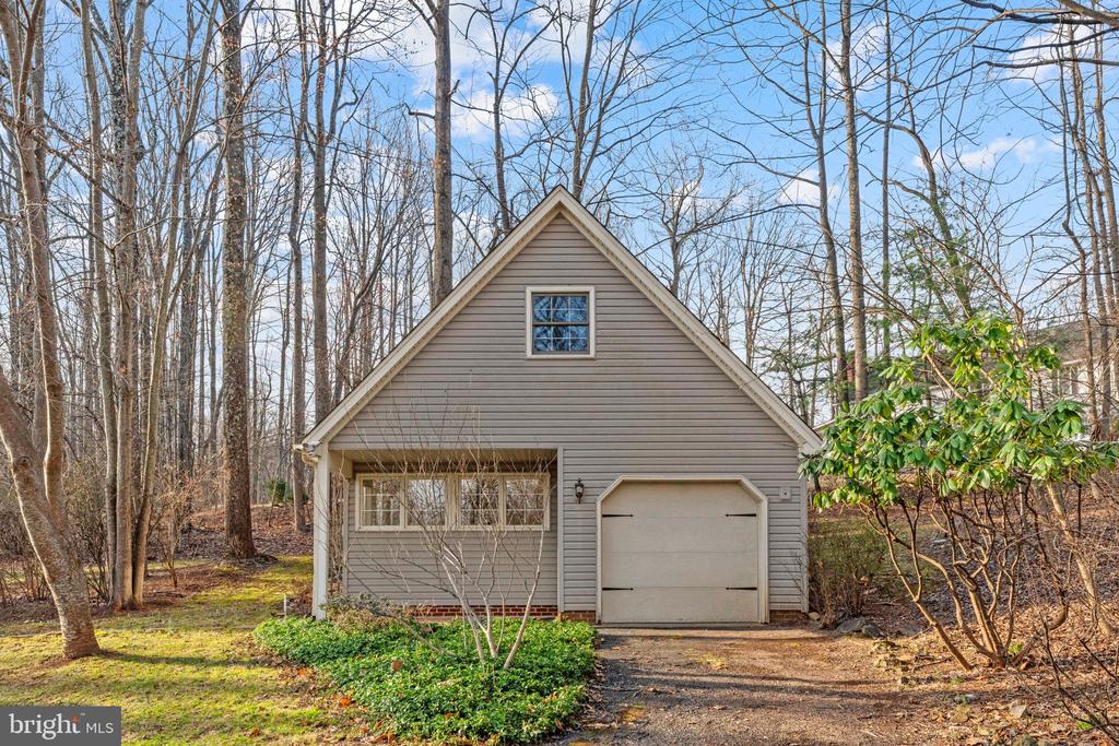 5835 HUNTON WOOD DR, BROAD RUN, Virginia, 3 Bedrooms Bedrooms, ,3 BathroomsBathrooms,Residential,5835 HUNTON WOOD DR,VAFQ2020832 MLS # VAFQ2020832