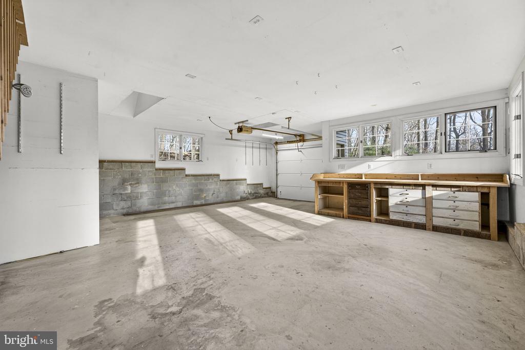 5835 HUNTON WOOD DR, BROAD RUN, Virginia, 3 Bedrooms Bedrooms, ,3 BathroomsBathrooms,Residential,5835 HUNTON WOOD DR,VAFQ2020832 MLS # VAFQ2020832