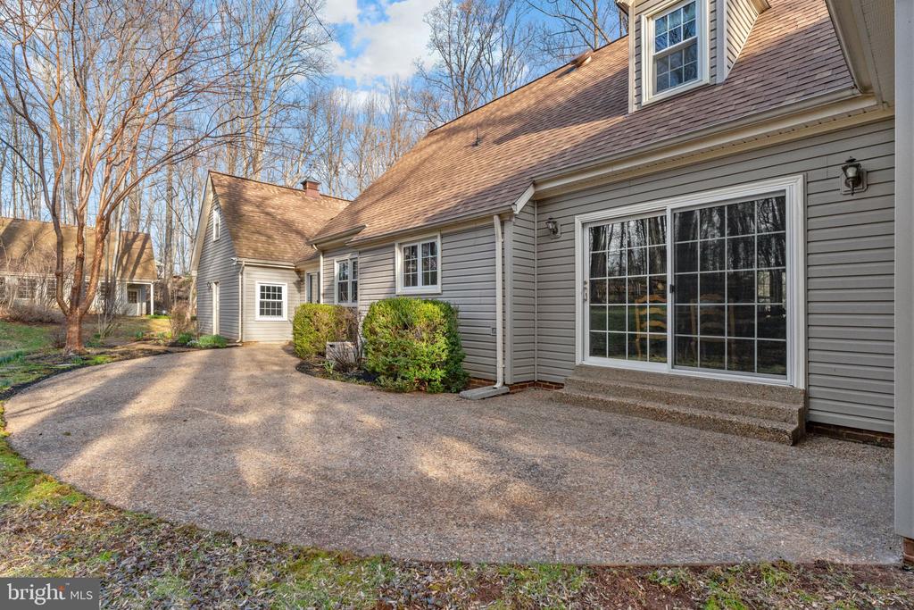 5835 HUNTON WOOD DR, BROAD RUN, Virginia, 3 Bedrooms Bedrooms, ,3 BathroomsBathrooms,Residential,5835 HUNTON WOOD DR,VAFQ2020832 MLS # VAFQ2020832