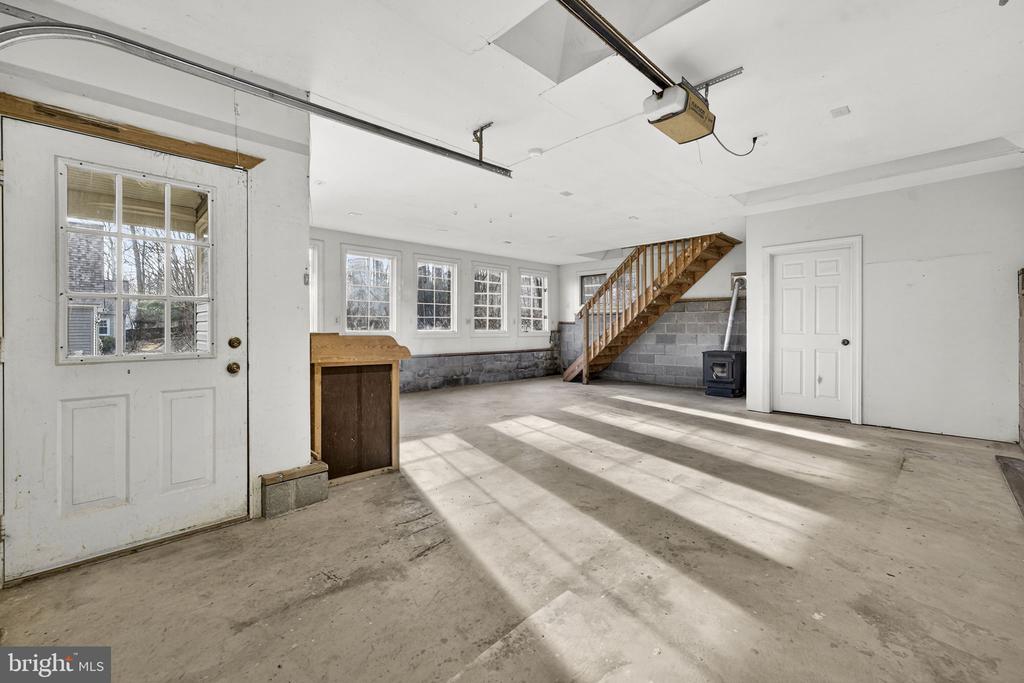 5835 HUNTON WOOD DR, BROAD RUN, Virginia, 3 Bedrooms Bedrooms, ,3 BathroomsBathrooms,Residential,5835 HUNTON WOOD DR,VAFQ2020832 MLS # VAFQ2020832