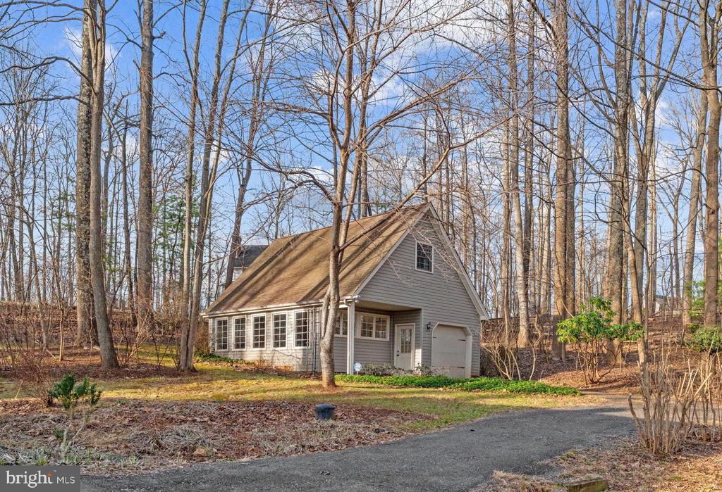 5835 HUNTON WOOD DR, BROAD RUN, Virginia, 3 Bedrooms Bedrooms, ,3 BathroomsBathrooms,Residential,5835 HUNTON WOOD DR,VAFQ2020832 MLS # VAFQ2020832