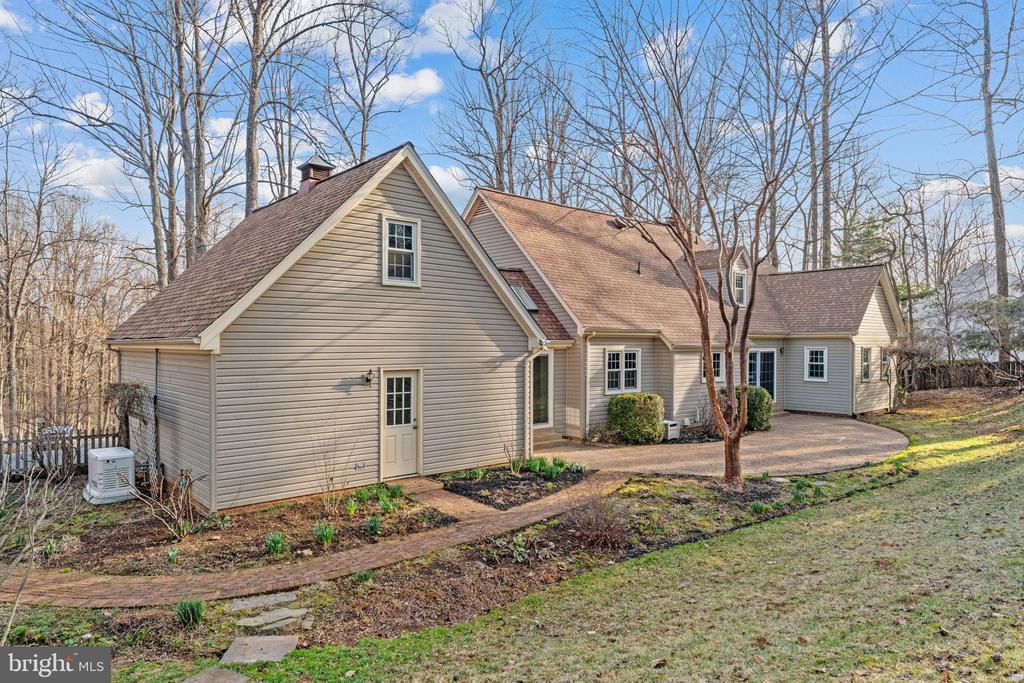 5835 HUNTON WOOD DR, BROAD RUN, Virginia, 3 Bedrooms Bedrooms, ,3 BathroomsBathrooms,Residential,5835 HUNTON WOOD DR,VAFQ2020832 MLS # VAFQ2020832