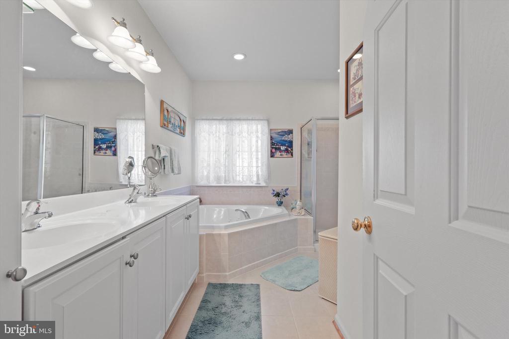 5417 E RICH MOUNTAIN WAY, FREDERICKSBURG, Virginia 22407, 3 Bedrooms Bedrooms, ,4 BathroomsBathrooms,Residential,5417 E RICH MOUNTAIN WAY,VASP2039938 MLS # VASP2039938