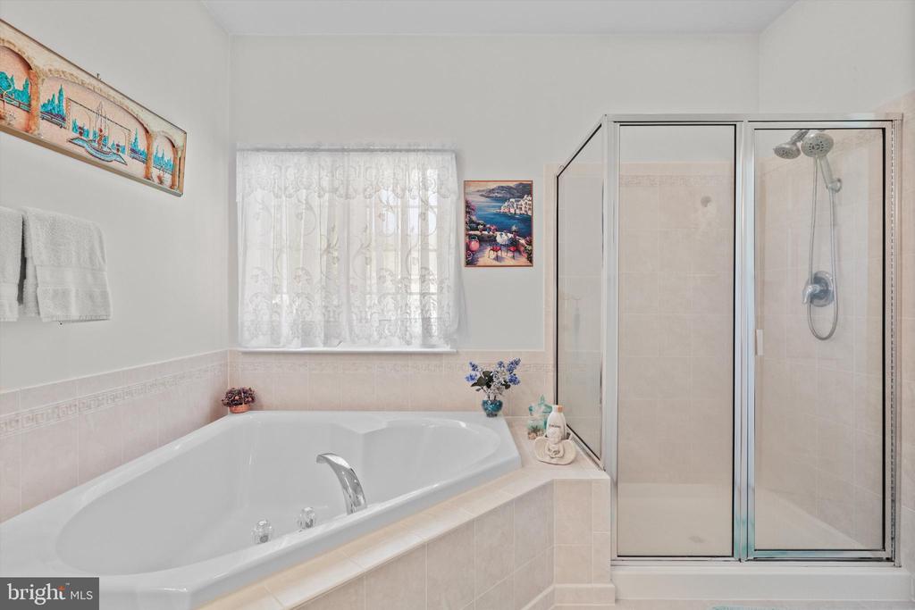 5417 E RICH MOUNTAIN WAY, FREDERICKSBURG, Virginia 22407, 3 Bedrooms Bedrooms, ,4 BathroomsBathrooms,Residential,5417 E RICH MOUNTAIN WAY,VASP2039938 MLS # VASP2039938