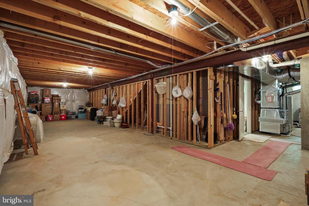 5417 E RICH MOUNTAIN WAY, FREDERICKSBURG, Virginia 22407, 3 Bedrooms Bedrooms, ,4 BathroomsBathrooms,Residential,5417 E RICH MOUNTAIN WAY,VASP2039938 MLS # VASP2039938