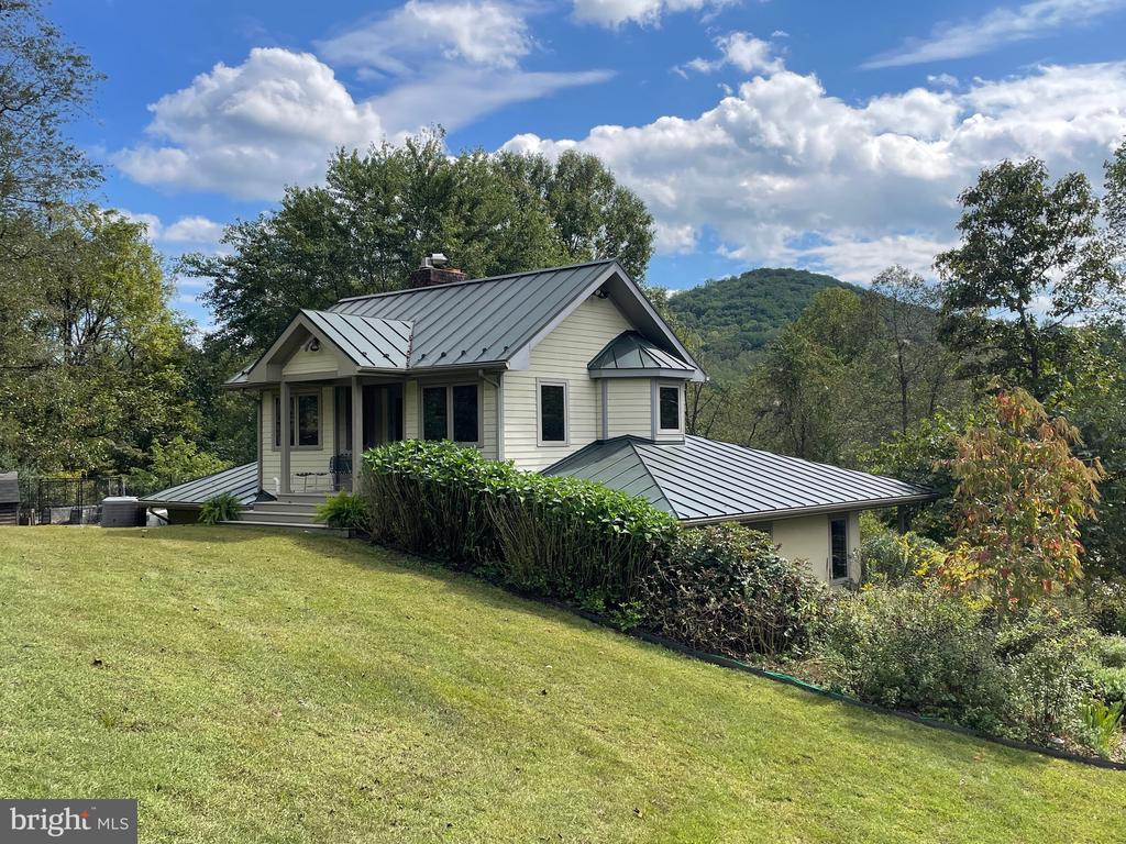 821 LONG MOUNTAIN RD, WASHINGTON, Virginia, 3 Bedrooms Bedrooms, ,2 BathroomsBathrooms,Residential,821 LONG MOUNTAIN RD,VARP2002520 MLS # VARP2002520