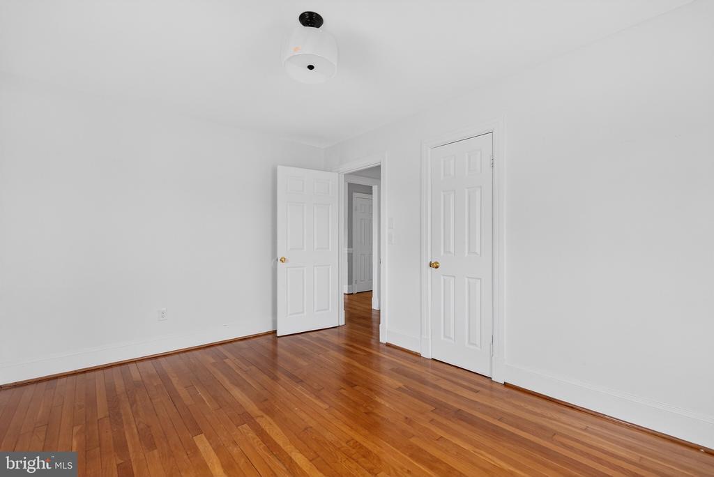 101 LYDE AVE, LOUISA, Virginia 23093, 5 Bedrooms Bedrooms, ,1 BathroomBathrooms,Residential,101 LYDE AVE,VALA2009438 MLS # VALA2009438