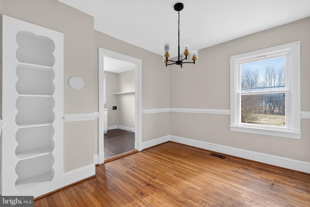 101 LYDE AVE, LOUISA, Virginia 23093, 5 Bedrooms Bedrooms, ,1 BathroomBathrooms,Residential,101 LYDE AVE,VALA2009438 MLS # VALA2009438