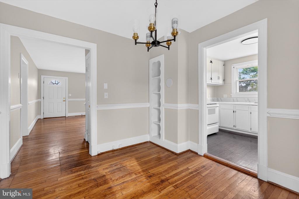 101 LYDE AVE, LOUISA, Virginia 23093, 5 Bedrooms Bedrooms, ,1 BathroomBathrooms,Residential,101 LYDE AVE,VALA2009438 MLS # VALA2009438