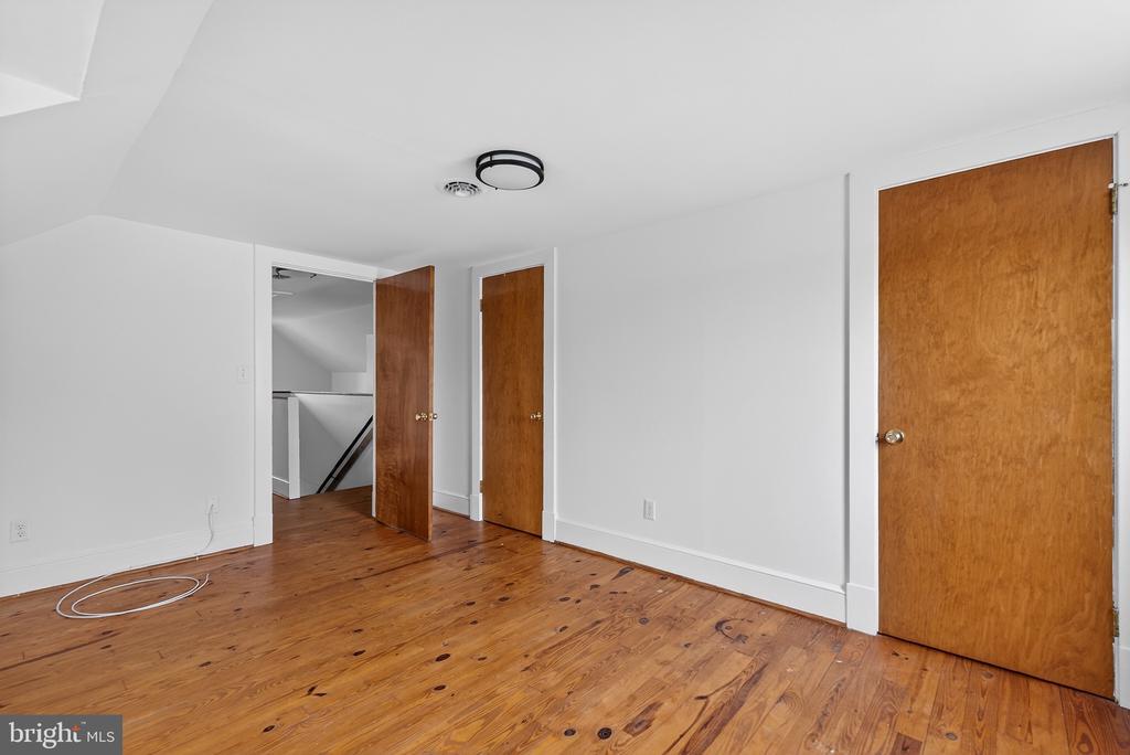 101 LYDE AVE, LOUISA, Virginia 23093, 5 Bedrooms Bedrooms, ,1 BathroomBathrooms,Residential,101 LYDE AVE,VALA2009438 MLS # VALA2009438