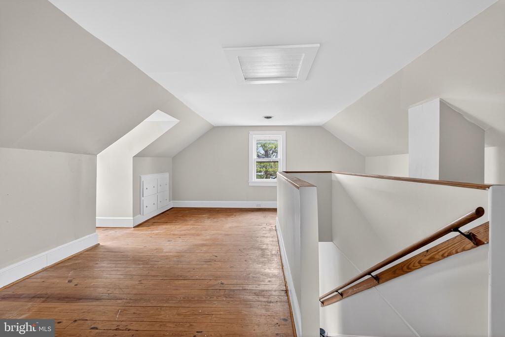 101 LYDE AVE, LOUISA, Virginia 23093, 5 Bedrooms Bedrooms, ,1 BathroomBathrooms,Residential,101 LYDE AVE,VALA2009438 MLS # VALA2009438