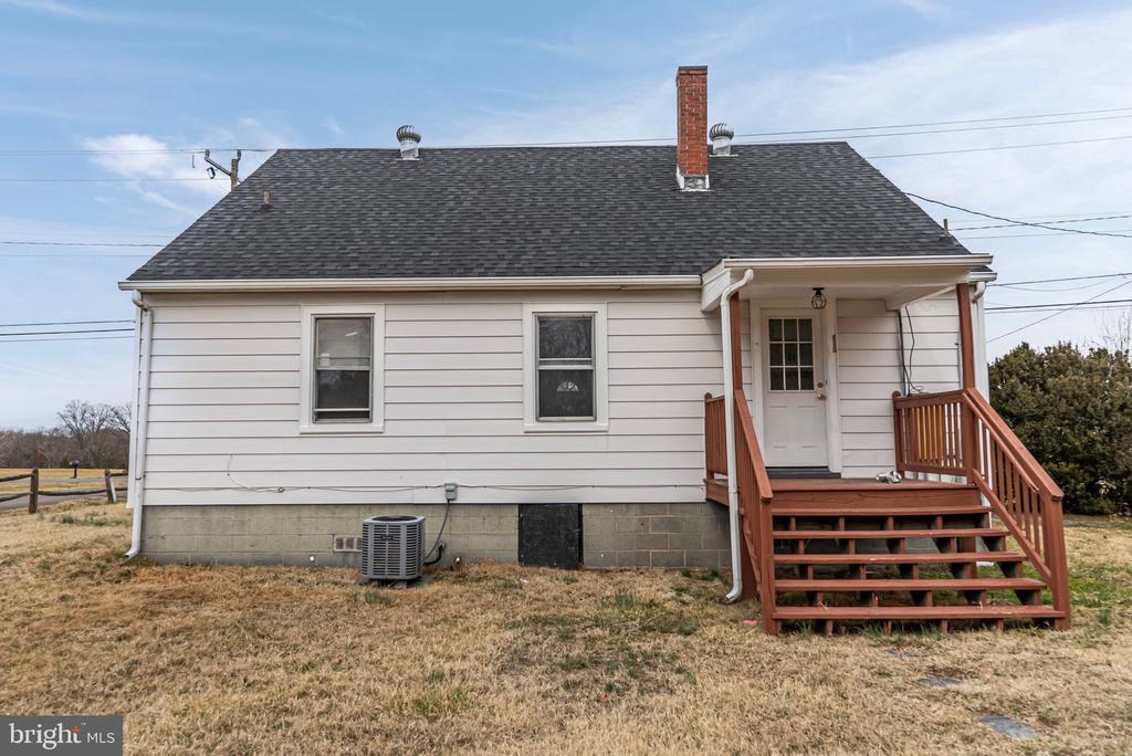 101 LYDE AVE, LOUISA, Virginia 23093, 5 Bedrooms Bedrooms, ,1 BathroomBathrooms,Residential,101 LYDE AVE,VALA2009438 MLS # VALA2009438