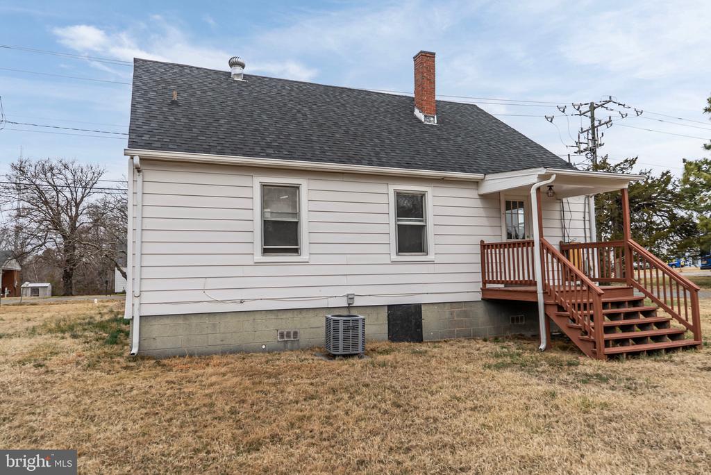 101 LYDE AVE, LOUISA, Virginia 23093, 5 Bedrooms Bedrooms, ,1 BathroomBathrooms,Residential,101 LYDE AVE,VALA2009438 MLS # VALA2009438