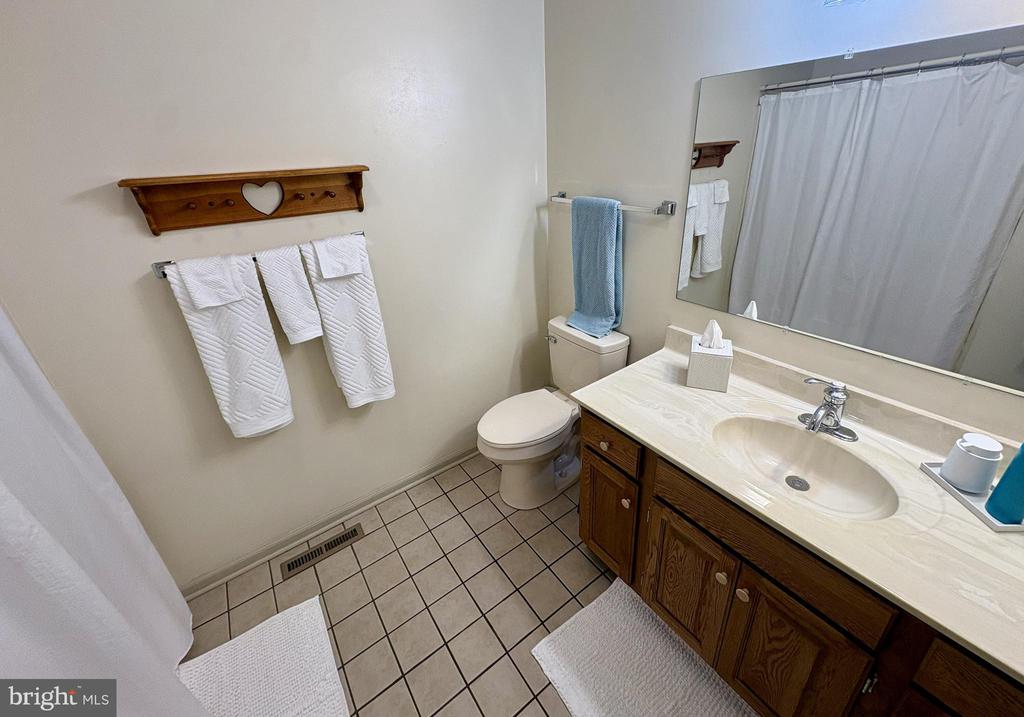 3 MEADOW LN, LURAY, Virginia 22835, 4 Bedrooms Bedrooms, ,3 BathroomsBathrooms,Residential,3 MEADOW LN,VAPA2006158 MLS # VAPA2006158