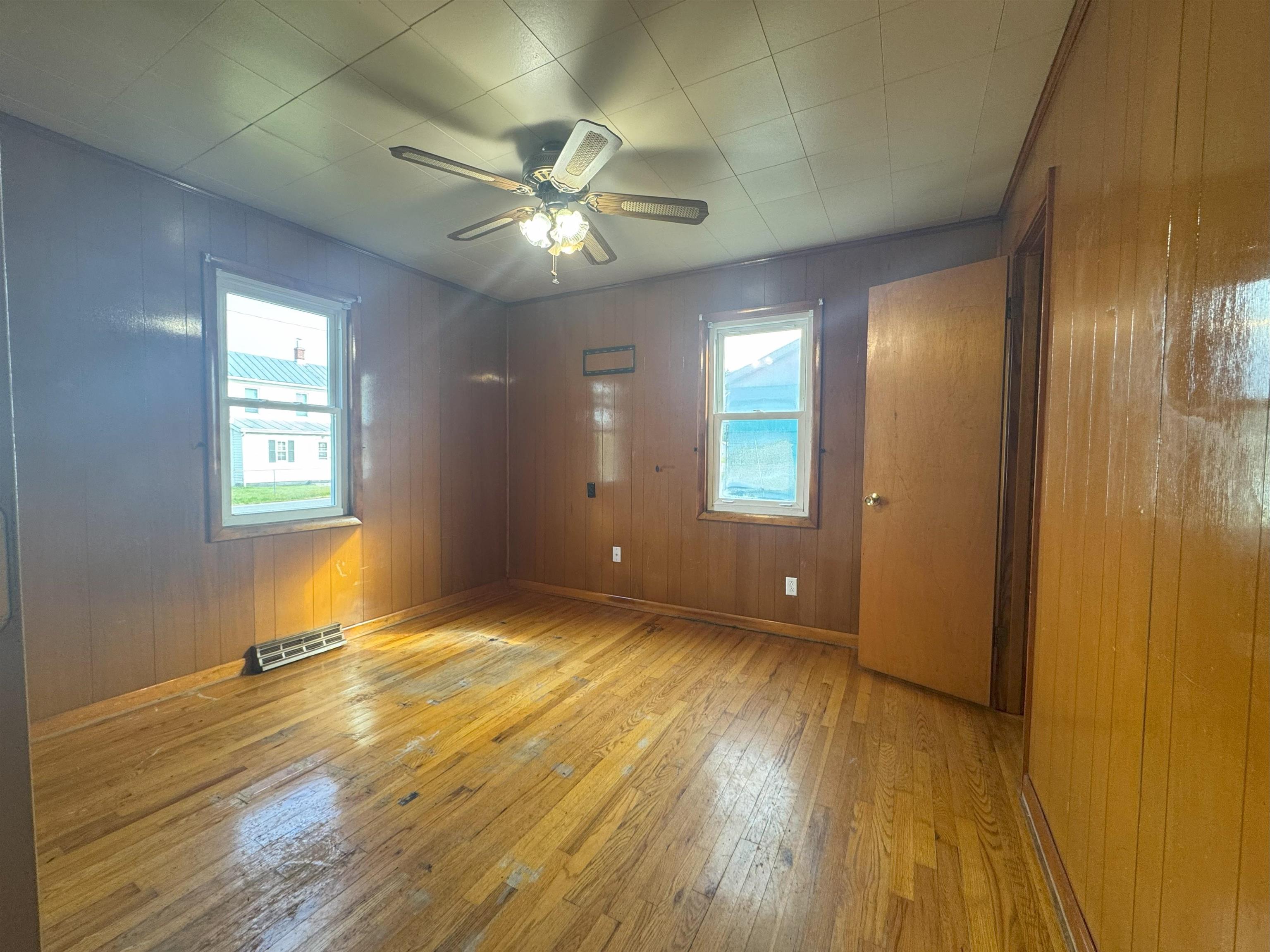 151 E CRAIG ST, CRAIGSVILLE, Virginia 24430, 3 Bedrooms Bedrooms, ,1 BathroomBathrooms,Residential,151 E CRAIG ST,668784 MLS # 668784