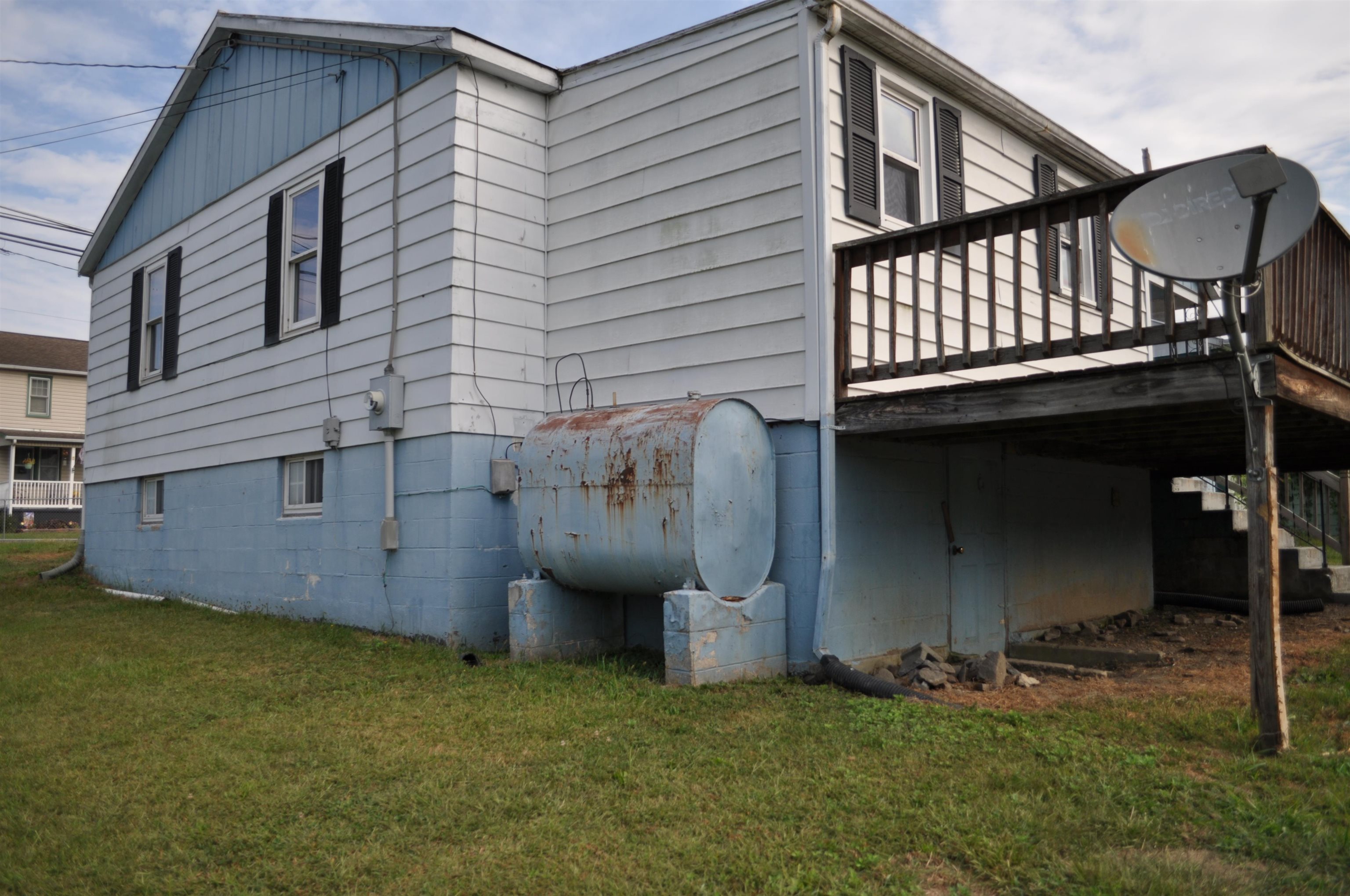 151 E CRAIG ST, CRAIGSVILLE, Virginia 24430, 3 Bedrooms Bedrooms, ,1 BathroomBathrooms,Residential,151 E CRAIG ST,668784 MLS # 668784