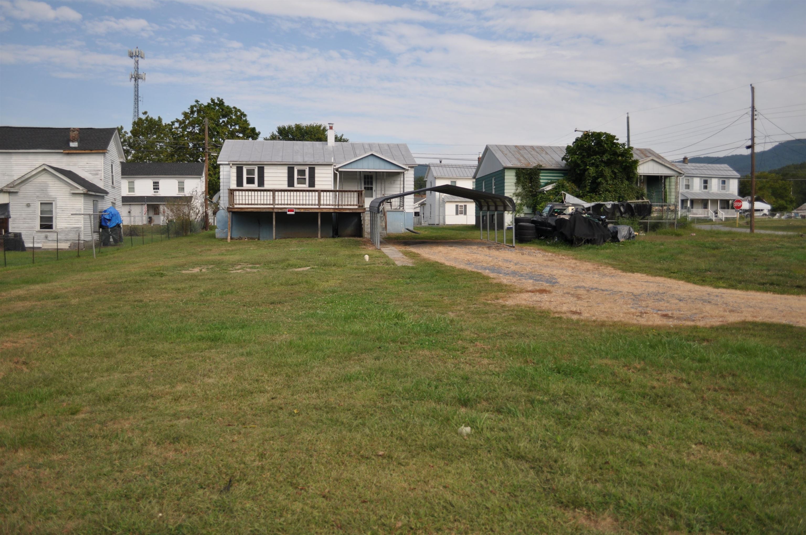 151 E CRAIG ST, CRAIGSVILLE, Virginia 24430, 3 Bedrooms Bedrooms, ,1 BathroomBathrooms,Residential,151 E CRAIG ST,668784 MLS # 668784